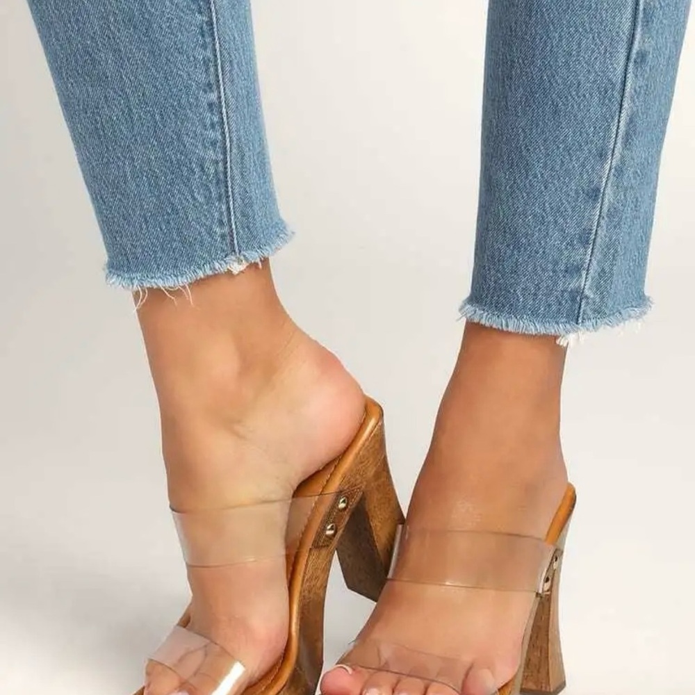 Schultz Sandals - Picture 2 of 8